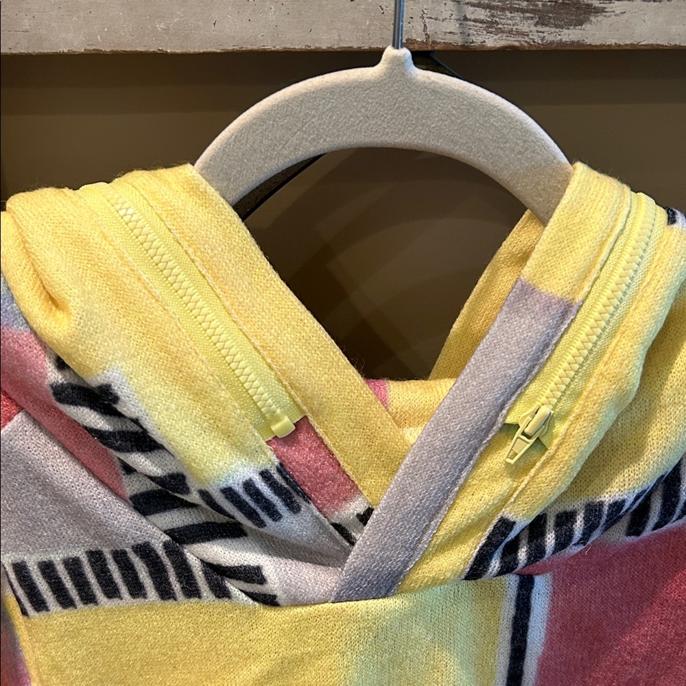 Trisha Tyler Women's Hoodie NWT - Picture 2 of 6